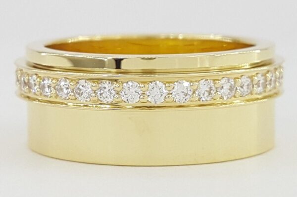 Piaget Round Diamond Full Circle Eternity 18k Yellow Gold Wedding Band 0.72 ct