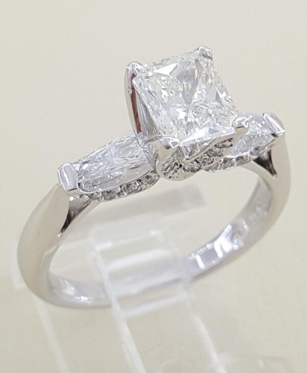 Verragio Rectangular Radiant Cut Diamond Platinum Engagement Ring 1.6 ct Rtl 11k