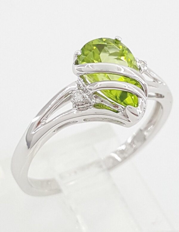 Pear Shape Peridot & Round Diamond Ring 14k White Gold 1.5 ct