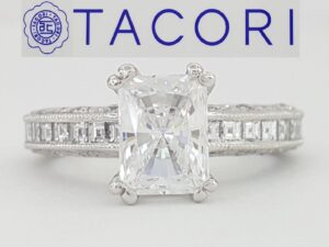 TACORI Emerald Radiant Cut Platinum Semi-Mount Diamond Engagement Ring 1.65 ct