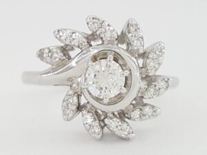 Vintage Round Brilliant Diamond 0.5 ct 14K White Gold Engagement Statement Ring