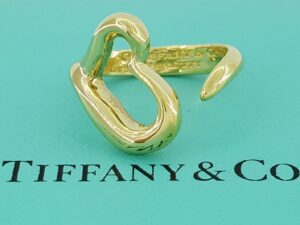 Vintage Tiffany & Co Elsa Peretti ® 18K Yellow Gold Medium Open Heart Ring 16mm