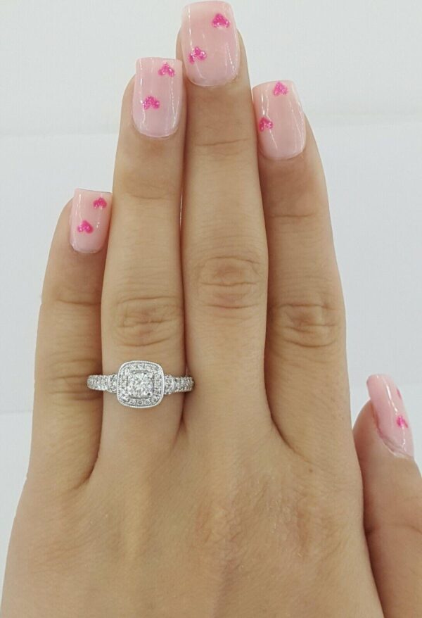 Vera Wang Love 14K 0.75 ct Round Diamond Halo Frame Engagement Ring Rtl 2,779