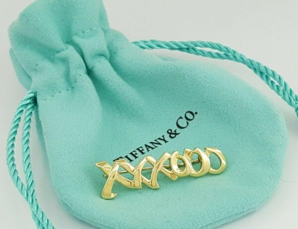 Tiffany and Co Paloma Picasso 18K Yellow Gold Hugs Kisses XXXOOO 1.4 Pin Brooch