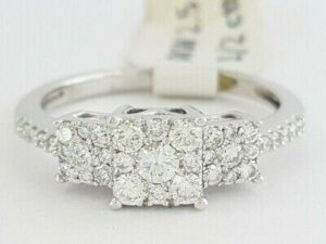 0.50 ct 14K White Gold Round Diamond Cluster Halo Engagement Ring 2.5g