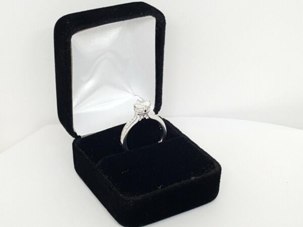 0.33 ct ArtCarved Juliet 14kt Gold Round Semi-Mount Engagement Ring Rtl 1,525