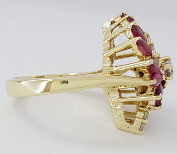 Vintage 14K Gold 0.77 ct Round Cut Diamond & 1 ct Ruby Fashion / Cocktail Ring