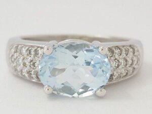 1.90 ct 14K White Gold Oval Cut Aquamarine & Round Cut Diamond Statement Ring