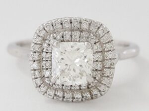 0.97 ct 18K White Gold Cushion Cut Diamond Double Halo Engagement Ring GIA E/VS1