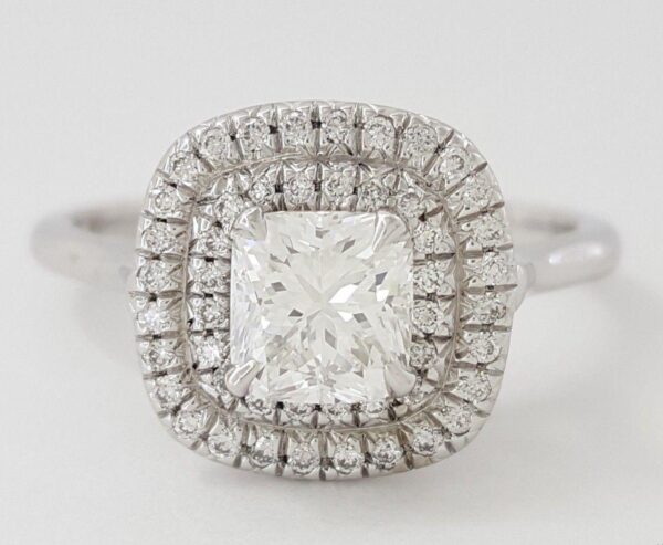 0.97 ct 18K White Gold Cushion Cut Diamond Double Halo Engagement Ring GIA E/VS1