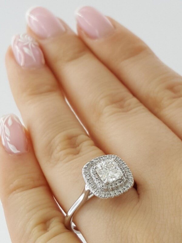 0.97 ct 18K White Gold Cushion Cut Diamond Double Halo Engagement Ring GIA E/VS1