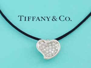 Tiffany & Co Elsa Peretti 0.35 ct Platinum Round Diamond Heart Pave Pendant