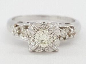 0.32 ct Antique / Vintage 14K White Gold Round Cut Diamond Engagement Ring