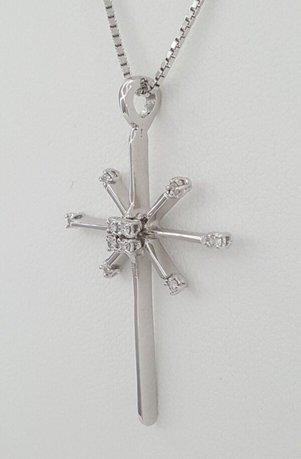 0.1 ct 18K White Gold Round Cut Diamond Snowflake / Starburst Cross Pendant