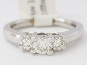 0.50 ct 14K White Gold Three-Stone Round Brilliant Cut Diamond Engagement Ring