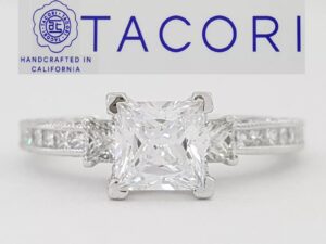 Tacori HT2430SM Semi-Mount Princess 3-Stone 0.64 ct 18k Engagement Ring Rtl 6490