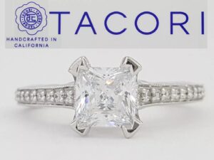 TACORI Sculpted Crescent 58-2PR Princess 18k Semi-Mount Engagement Ring Rt 2690