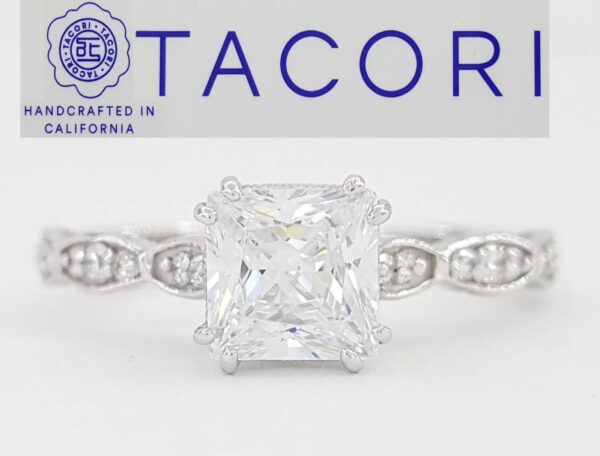 TACORI Sculpted Crescent 57-2PR Princess 18k Semi-Mount Engagement Ring Rt 2390