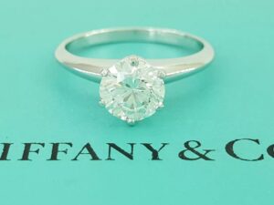 Tiffany & Co Platinum Round Cut Diamond Solitaire Engagement Ring 1.05 ct 16.3K