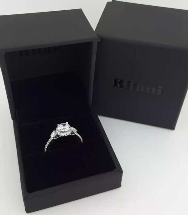 Ritani Semi-Mount Halo 3-Stone Engagement Ring 0.47ct 18k Gold 1RZ3701 RTL 3.4k