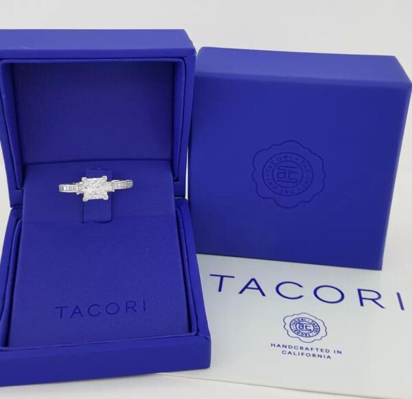 Tacori HT2430SM Semi-Mount Princess 3-Stone 0.64 ct 18k Engagement Ring Rtl 6490