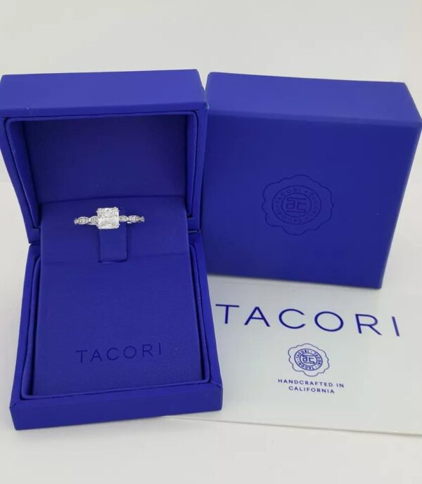 TACORI Sculpted Crescent 57-2PR Princess 18k Semi-Mount Engagement Ring Rt 2390