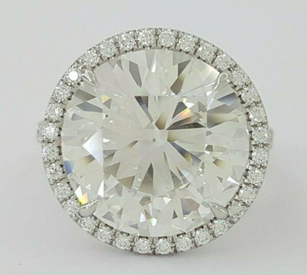 Tiffany & Co Platinum Soleste 8.66 ct Round Diamond Engagement Ring E / VVS2