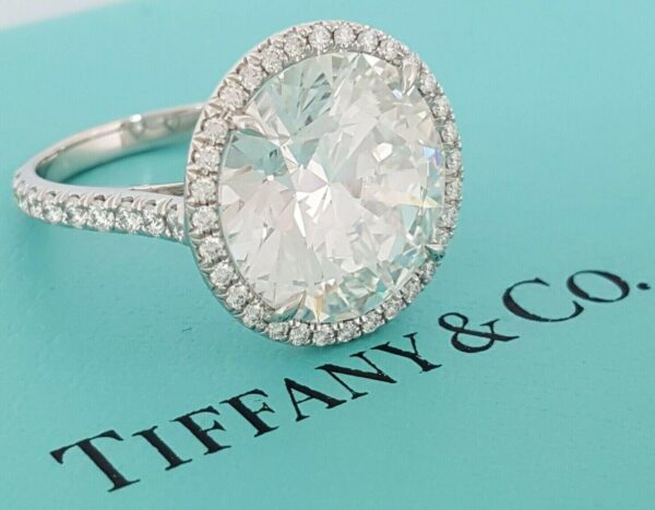 Tiffany & Co Platinum Soleste 8.66 ct Round Diamond Engagement Ring E / VVS2