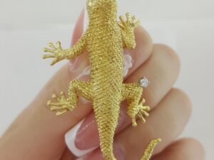 Vintage Yellow Gold Diamond & Ruby Eyes Lizard Brooch Pin 18K 18.3 grams 57.5mm