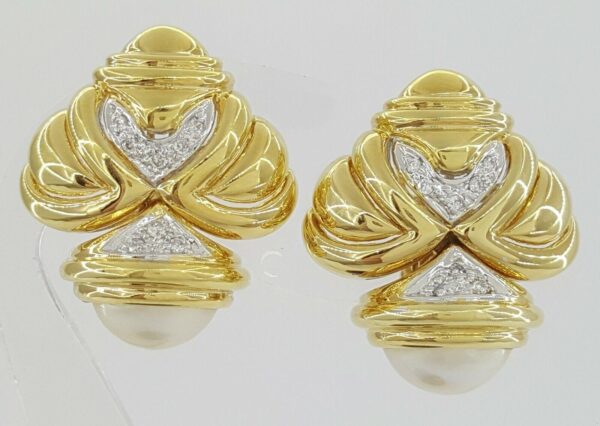 Vintage 18K Yellow Gold Mabe Pearl 0.18 ct Round Diamond Ear-Clips Earrings