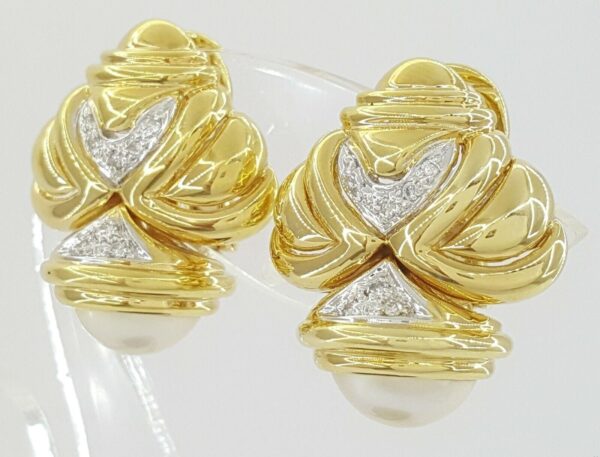 Vintage 18K Yellow Gold Mabe Pearl 0.18 ct Round Diamond Ear-Clips Earrings
