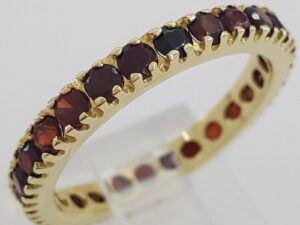 Vintage Garnet Full Circle Eternity Ring 3mm 1.8 ct 18k Yellow Gold Italy