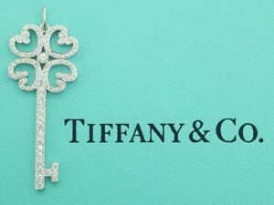 Tiffany & Co. Keys Diamond Enchant Quatra Heart Key Pendant Platinum 0.44 1.5"