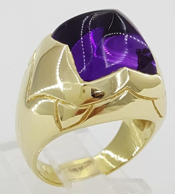 Sugarloaf Amethyst Statement Ring 18k Yellow Gold 17.6 Grams