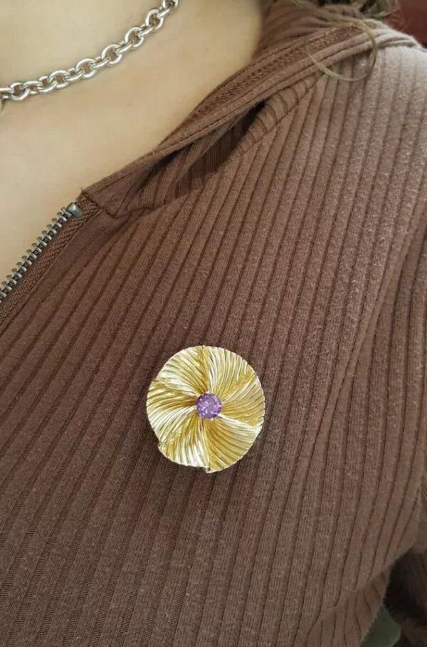 Vintage 14K Yellow Gold Round Amethyst Flower Pin Brooch 11.3 Grams