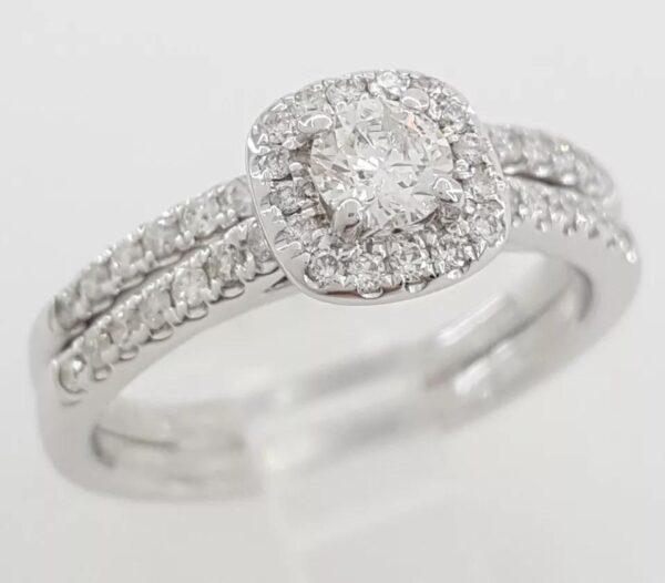 Round Brilliant Diamond Halo White Gold Engagement Wedding Ring Set 0.5ct 10k