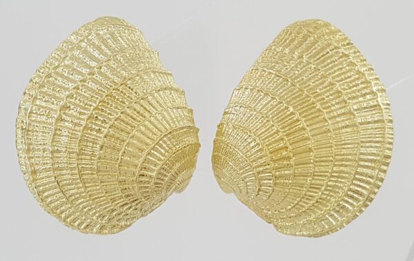 Vintage Tiffany & Co Seashell Clip On Earclip Earrings 14K Y Gold Circa 1970s