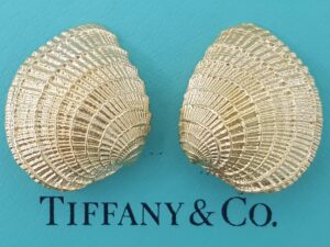 Vintage Tiffany & Co Seashell Clip On Earclip Earrings 14K Y Gold Circa 1970s