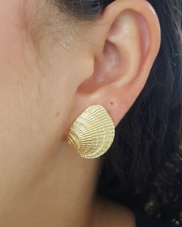 Vintage Tiffany & Co Seashell Clip On Earclip Earrings 14K Y Gold Circa 1970s