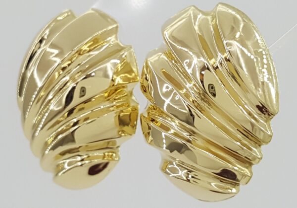 18k Yellow Gold Shell Stud Earrings 22 mm 5.2 Grams
