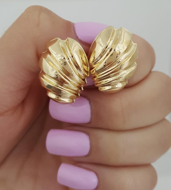 18k Yellow Gold Shell Stud Earrings 22 mm 5.2 Grams