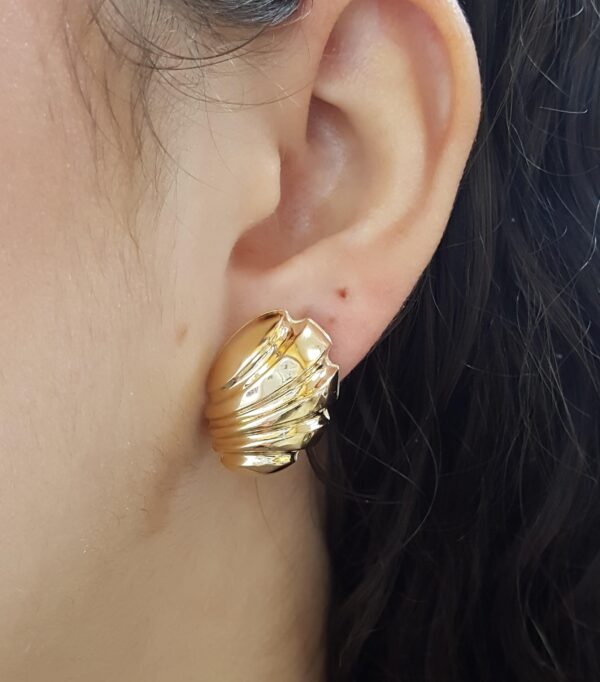 18k Yellow Gold Shell Stud Earrings 22 mm 5.2 Grams