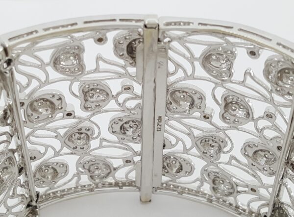 Vintage Style Diamond Flower Bracelet 12.21 ct 79 Grams 46mm 18K White Gold