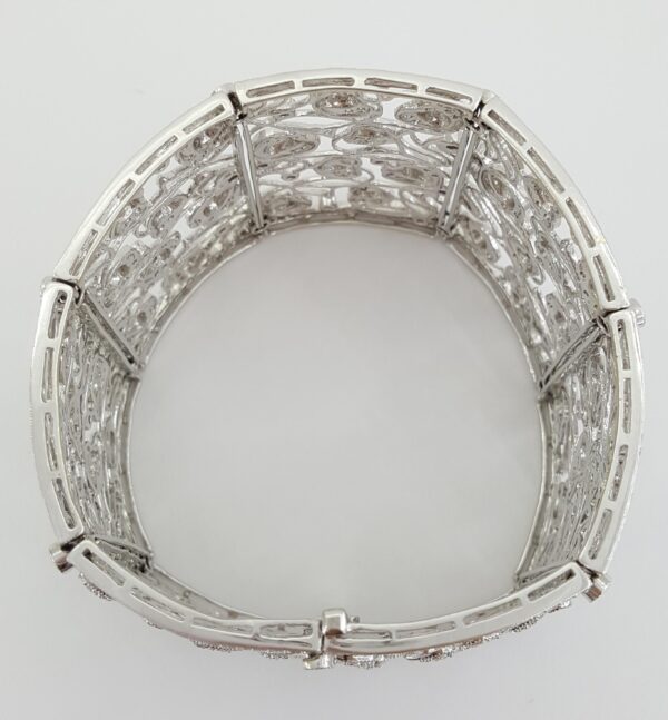 Vintage Style Diamond Flower Bracelet 12.21 ct 79 Grams 46mm 18K White Gold