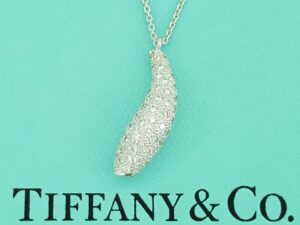Tiffany & Co Frank Gehry Diamond Pave Fish Necklace 24.3 mm 0.75 ct 18k Gold
