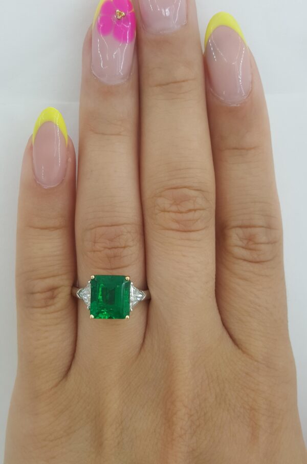 Graff Columbian Green Emerald 3-Stone Ring 3.5 ct Retail $107k