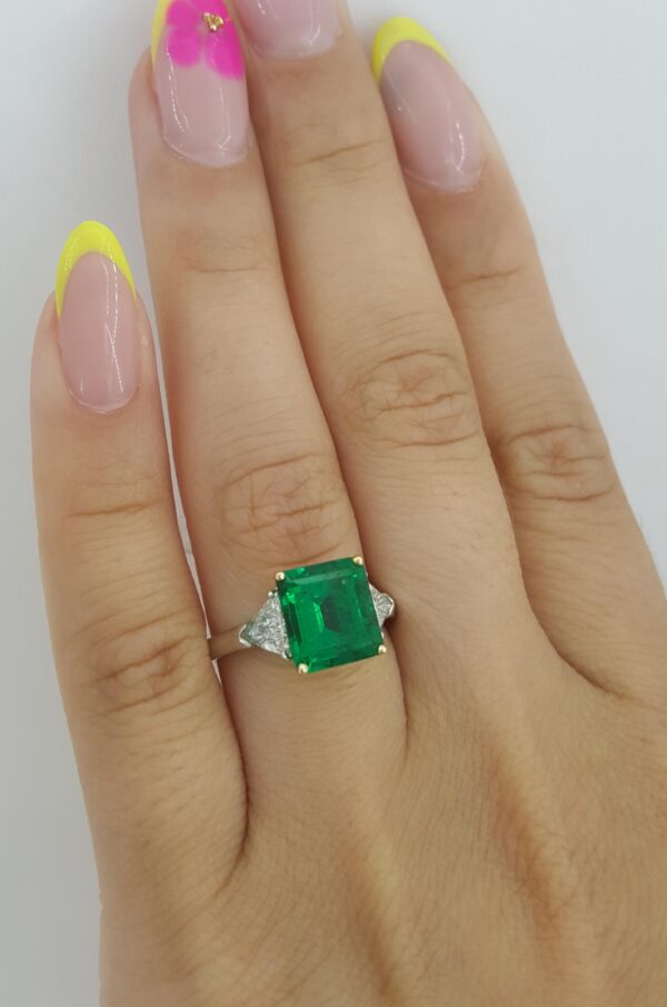 Graff Columbian Green Emerald 3-Stone Ring 3.5 ct Retail $107k