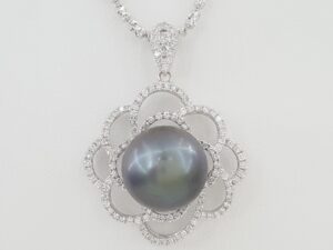 13.7 mm Tahitian Pearl & Diamond Flower Pendant Necklace 1.3 ct 18K Gold 18"