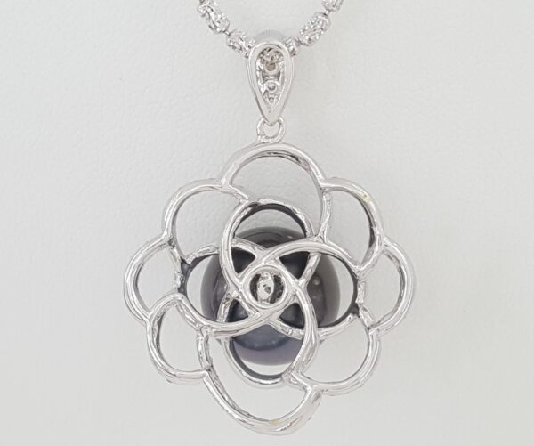 13.7 mm Tahitian Pearl & Diamond Flower Pendant Necklace 1.3 ct 18K Gold 18"