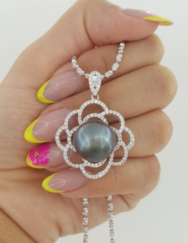 13.7 mm Tahitian Pearl & Diamond Flower Pendant Necklace 1.3 ct 18K Gold 18"